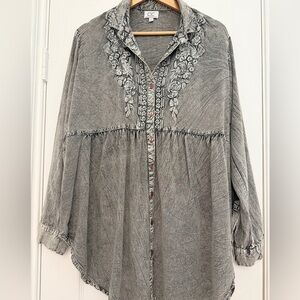 Chic Connection-Embroidered Gray/Taos Silver Frost Women's Boho Tunic Top-Size L